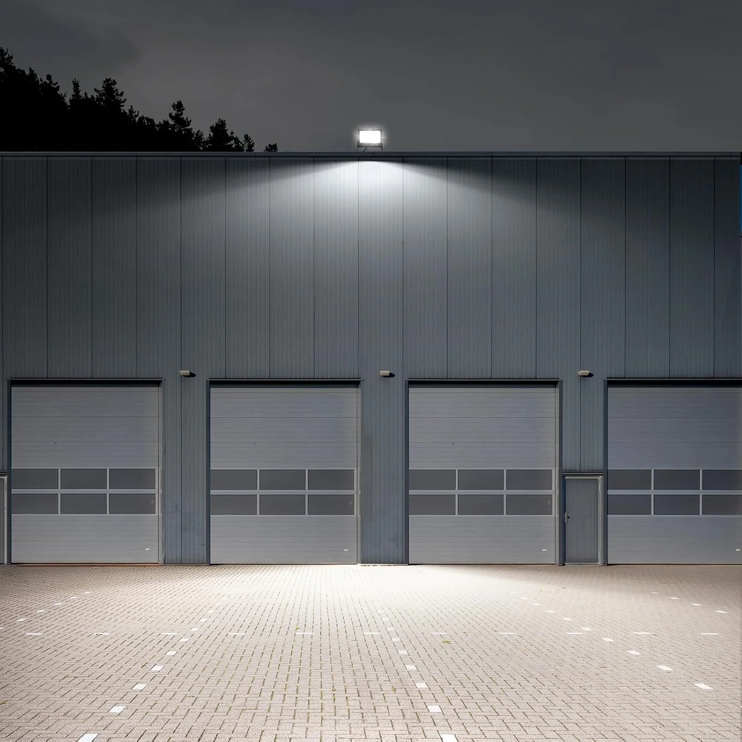 Lepro Outdoor LED Flood Light (200W, 10000LM, 5000K Daylight White) - Image 6